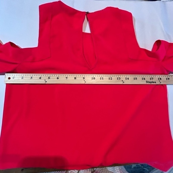 Express Red Cold Shoulder Top Size SP - Picture 9 of 11
